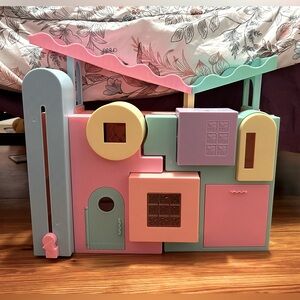 L.O.L. Surprise baby doll house